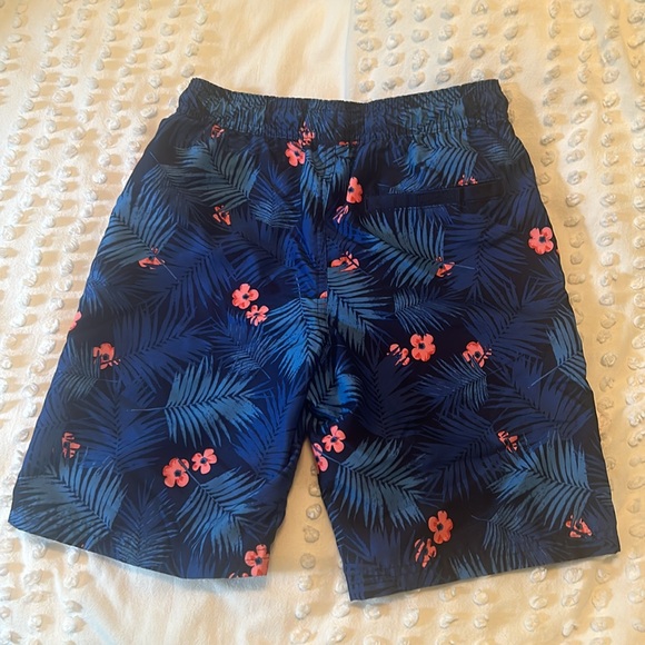 Cat & Jack brand Boys swim trunks size 8/10 - Picture 3 of 3